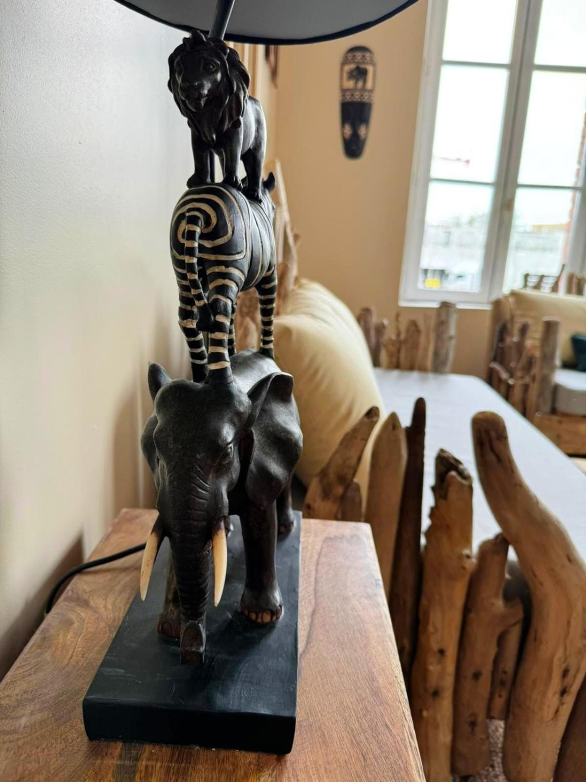 Duplex Safari Jusqu'A 4 Personnes, Spa, Cinema Et Lit Sous Les Arbres, Day Use, 10 Min Centre أميا المظهر الخارجي الصورة