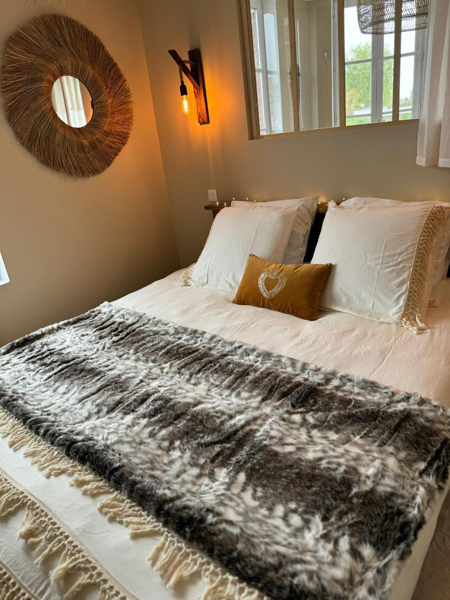 Duplex Safari Jusqu'A 4 Personnes, Spa, Cinema Et Lit Sous Les Arbres, Day Use, 10 Min Centre أميا المظهر الخارجي الصورة
