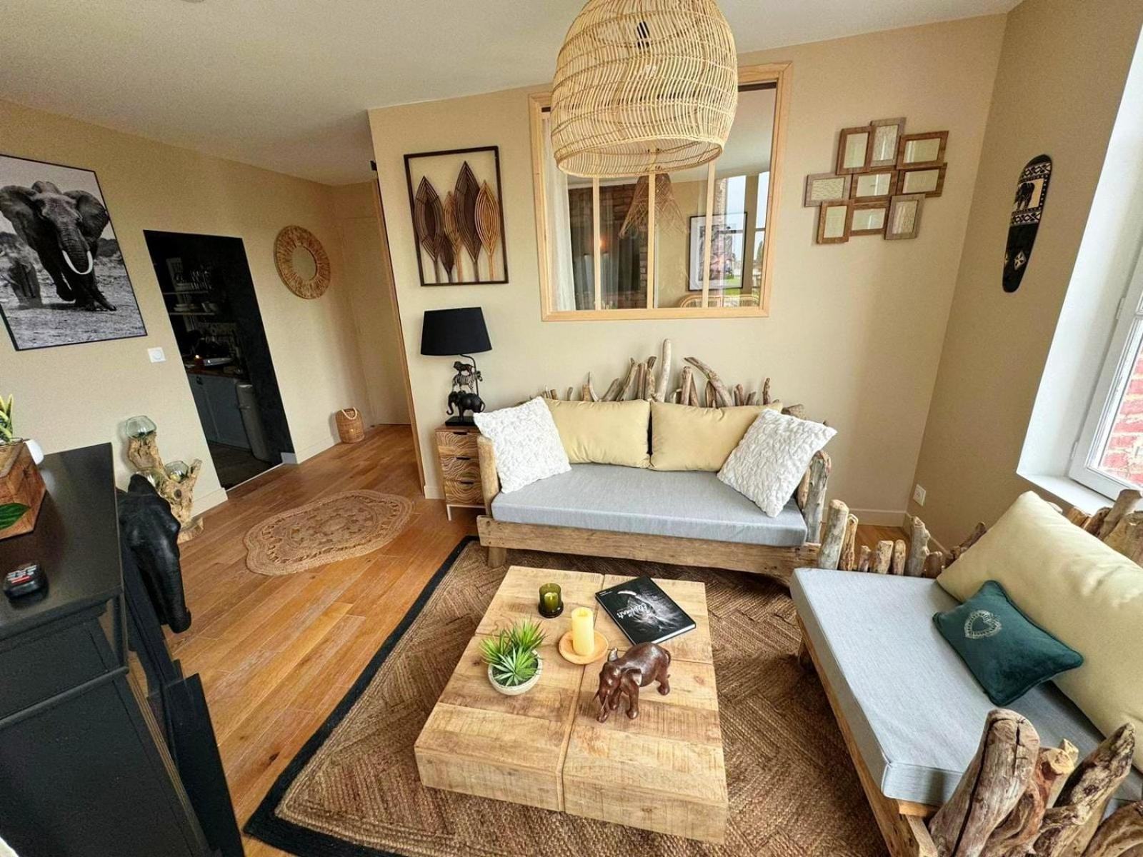 Duplex Safari Jusqu'A 4 Personnes, Spa, Cinema Et Lit Sous Les Arbres, Day Use, 10 Min Centre أميا المظهر الخارجي الصورة