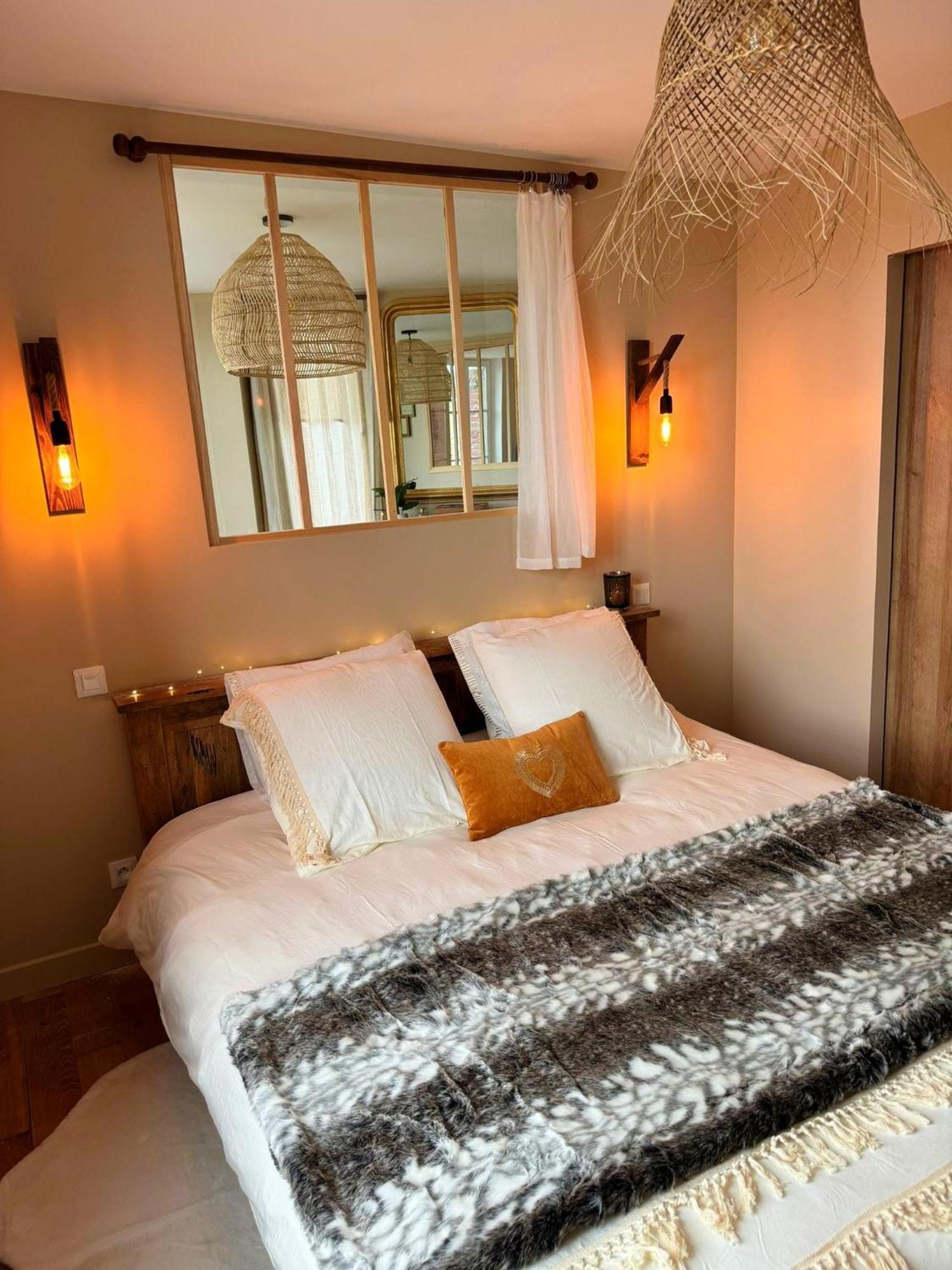 Duplex Safari Jusqu'A 4 Personnes, Spa, Cinema Et Lit Sous Les Arbres, Day Use, 10 Min Centre أميا المظهر الخارجي الصورة